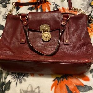Beautiful burgundy Michael Kors purse 🌻